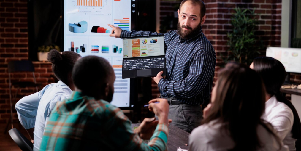 The GoHighLevel example is the part owners should pay attention to – AI Agents for Business: When They Self-Organize